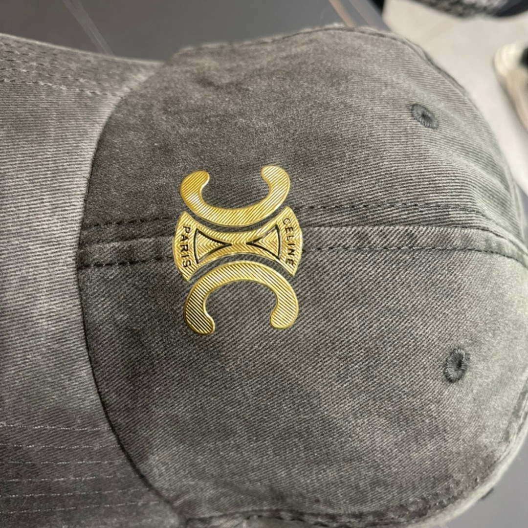 【CELINE赛琳】2025春夏款新款简约棒球帽，新款出货，大牌款超好搭配，赶紧入手！