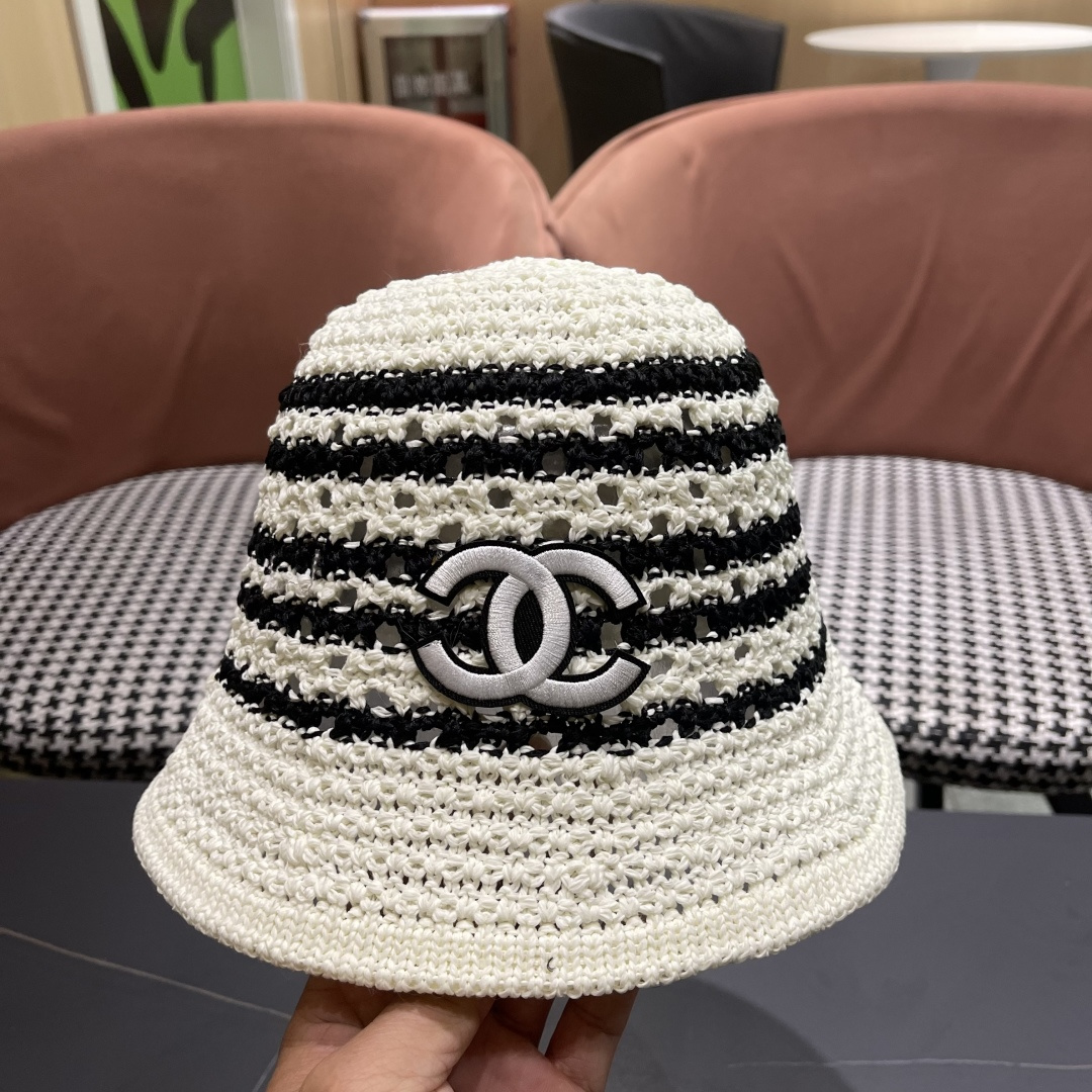  香奈儿CHANEL 草编渔夫帽女 2025 新款夏季日系显脸小百搭草帽
海边沙滩遮阳防晒帽