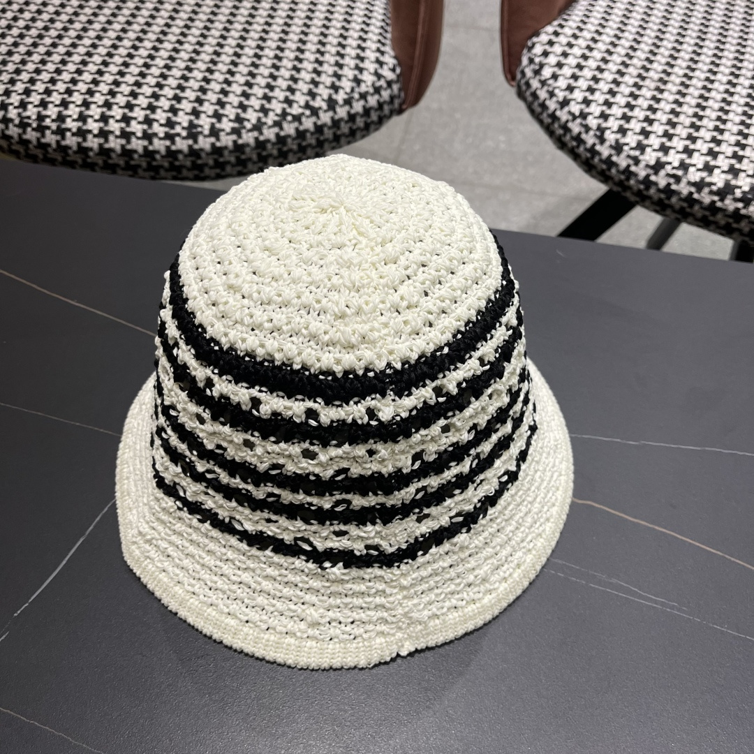  香奈儿CHANEL 草编渔夫帽女 2025 新款夏季日系显脸小百搭草帽
海边沙滩遮阳防晒帽
