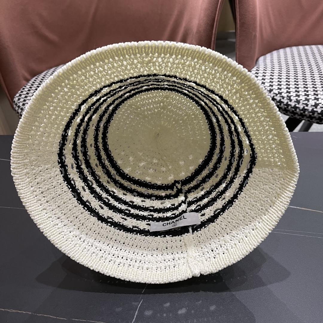  香奈儿CHANEL 草编渔夫帽女 2025 新款夏季日系显脸小百搭草帽
海边沙滩遮阳防晒帽