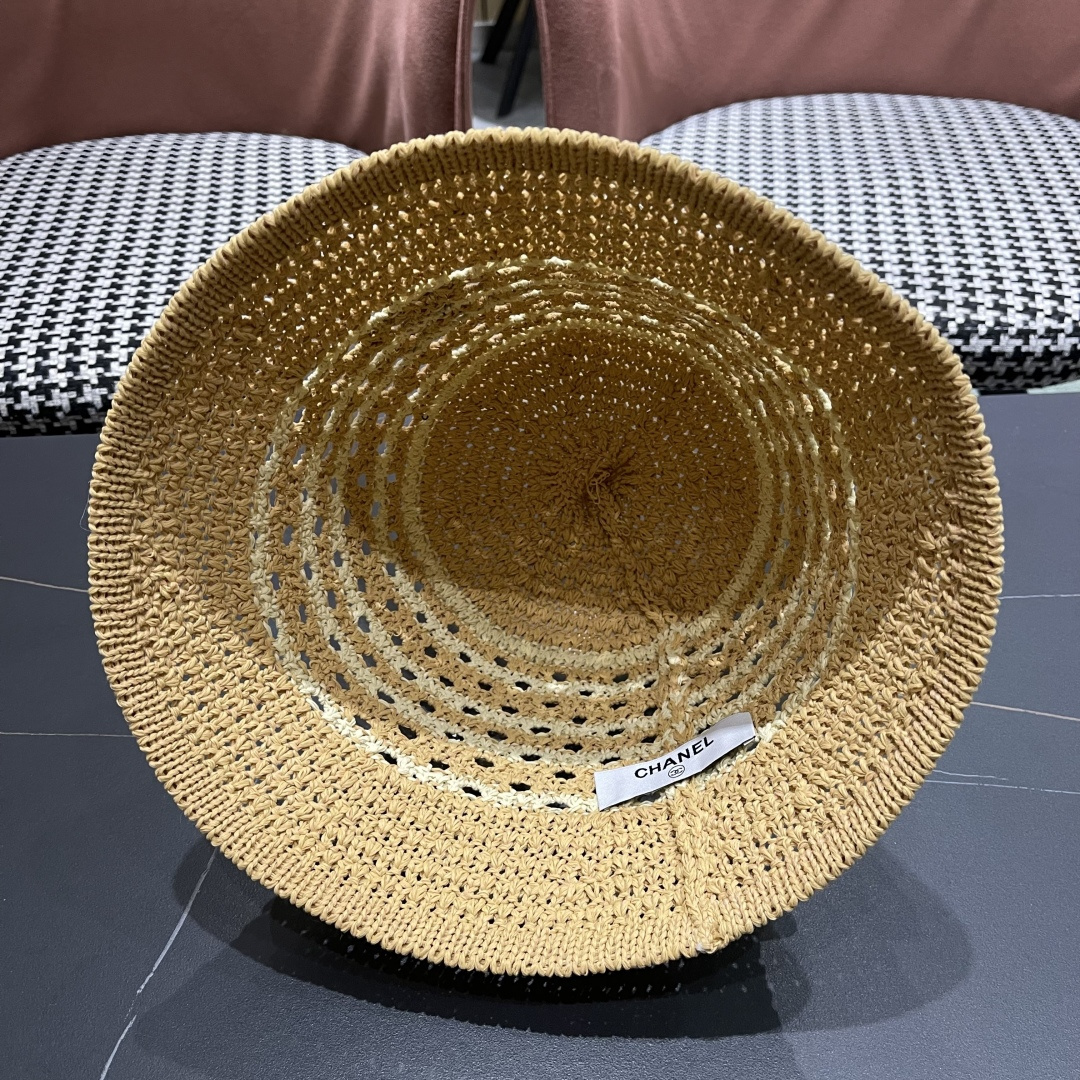  香奈儿CHANEL 草编渔夫帽女 2025 新款夏季日系显脸小百搭草帽
海边沙滩遮阳防晒帽