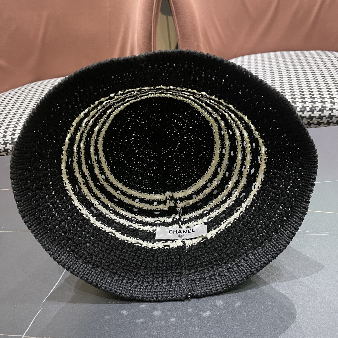  香奈儿CHANEL 草编渔夫帽女 2025 新款夏季日系显脸小百搭草帽
海边沙滩遮阳防晒帽