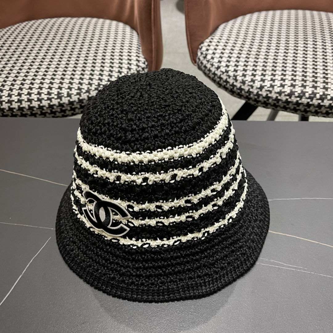  香奈儿CHANEL 草编渔夫帽女 2025 新款夏季日系显脸小百搭草帽
海边沙滩遮阳防晒帽