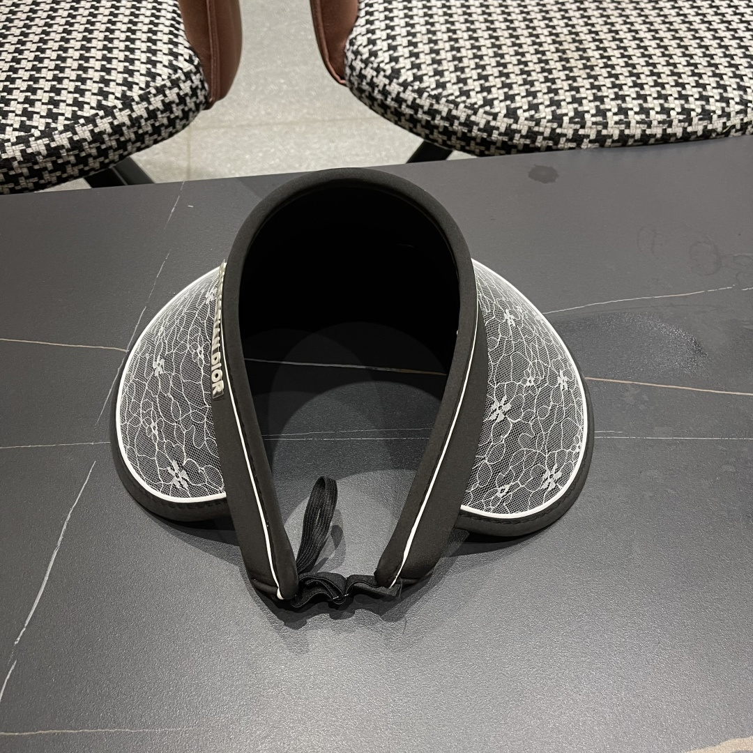  迪奥 空顶扎马尾太阳帽女夏季新款防晒防紫外线
遮阳帽大帽檐海边骑行