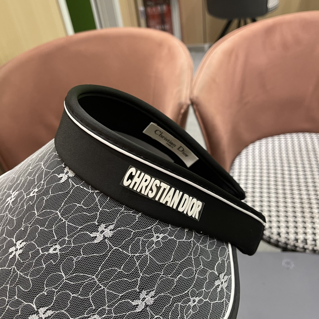  迪奥 空顶扎马尾太阳帽女夏季新款防晒防紫外线
遮阳帽大帽檐海边骑行