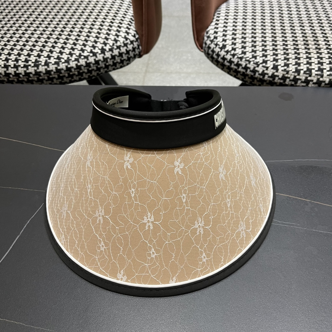  迪奥 空顶扎马尾太阳帽女夏季新款防晒防紫外线
遮阳帽大帽檐海边骑行