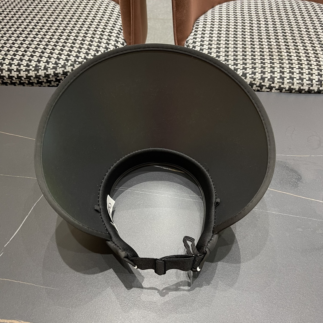  迪奥 空顶扎马尾太阳帽女夏季新款防晒防紫外线
遮阳帽大帽檐海边骑行