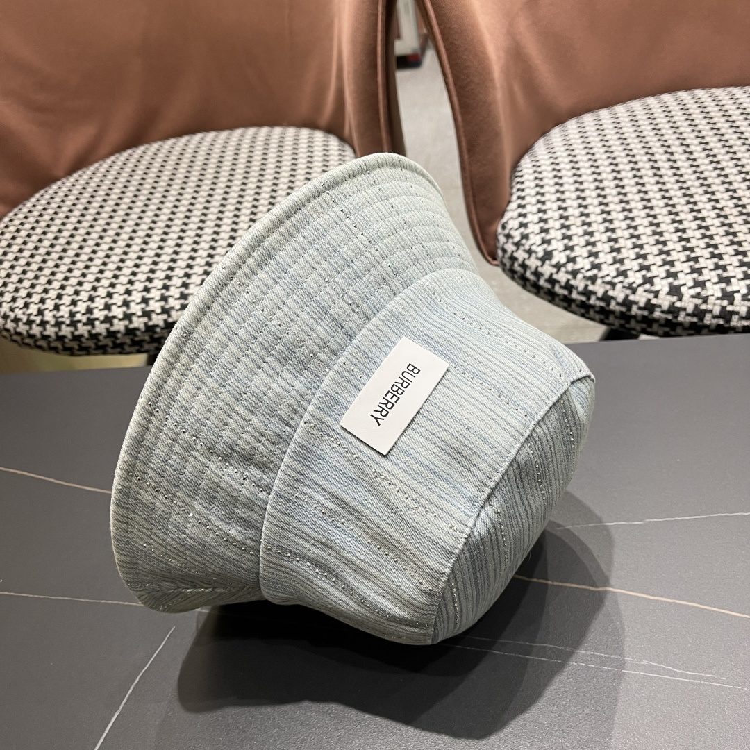  巴黎世家BALENCIAGA 新韩版时尚渔夫帽潮女士简约百搭防晒日系盆帽休
闲潮流情侣帽子