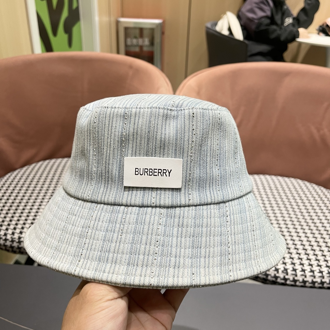  巴黎世家BALENCIAGA 新韩版时尚渔夫帽潮女士简约百搭防晒日系盆帽休
闲潮流情侣帽子