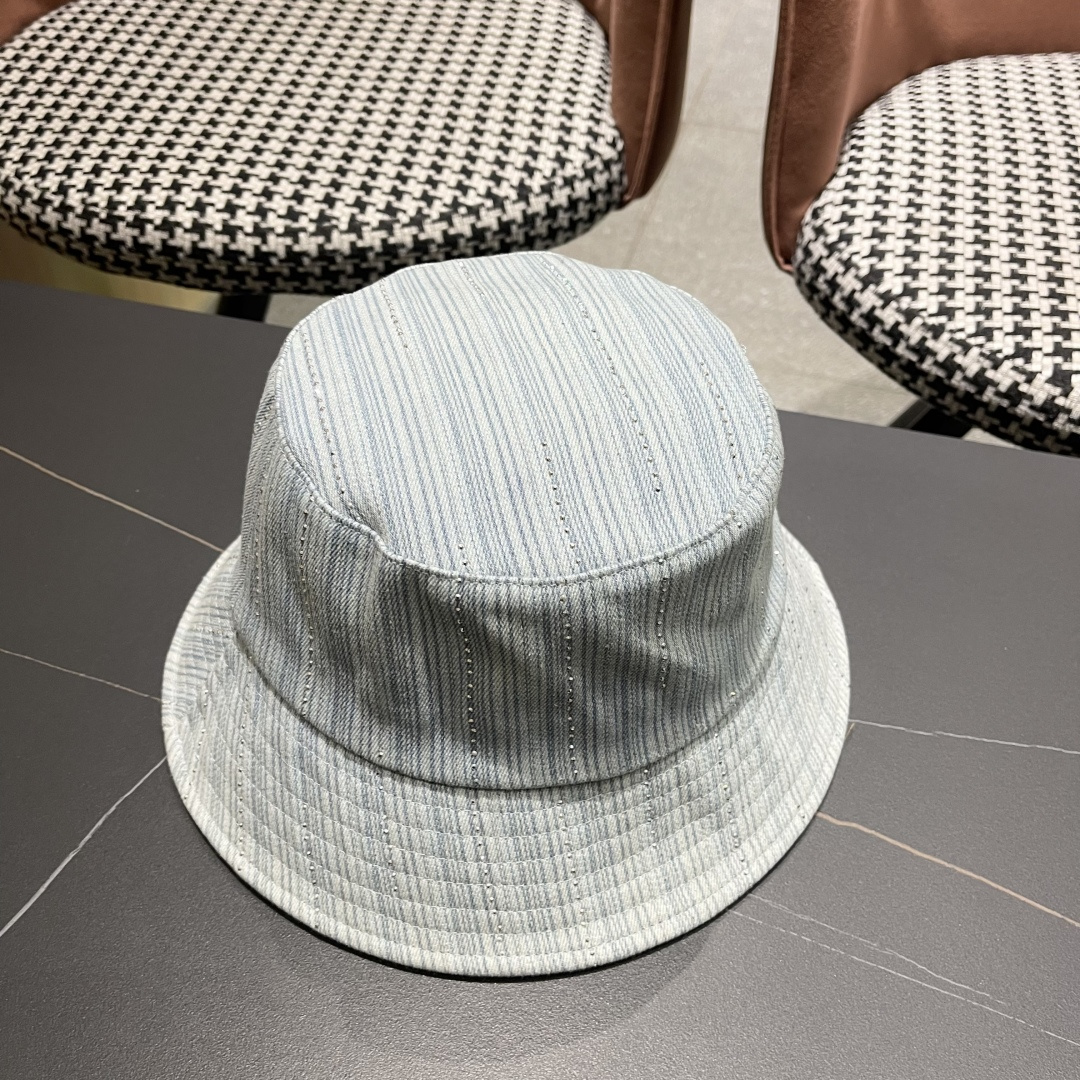  巴黎世家BALENCIAGA 新韩版时尚渔夫帽潮女士简约百搭防晒日系盆帽休
闲潮流情侣帽子