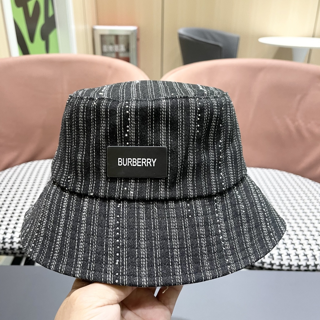  巴黎世家BALENCIAGA 新韩版时尚渔夫帽潮女士简约百搭防晒日系盆帽休
闲潮流情侣帽子