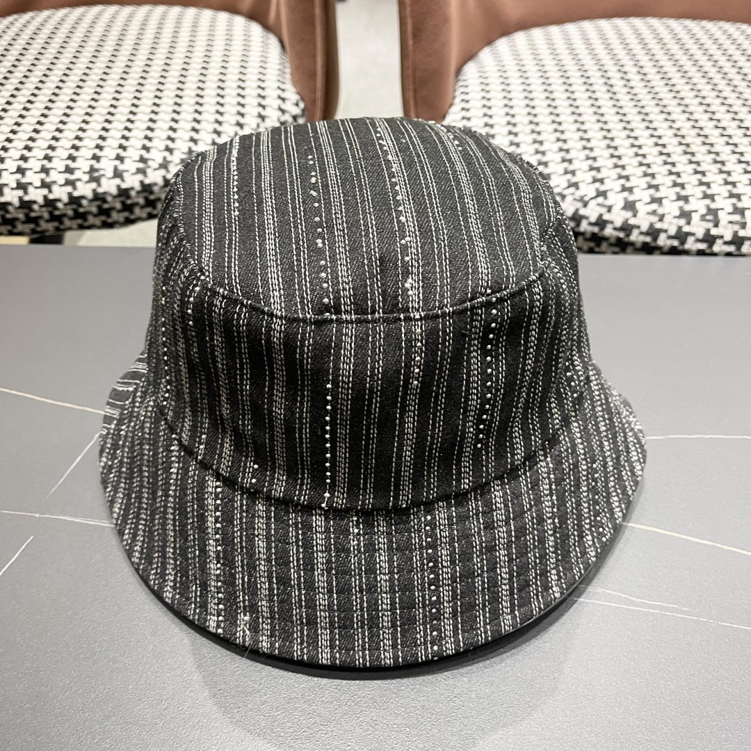  巴黎世家BALENCIAGA 新韩版时尚渔夫帽潮女士简约百搭防晒日系盆帽休
闲潮流情侣帽子