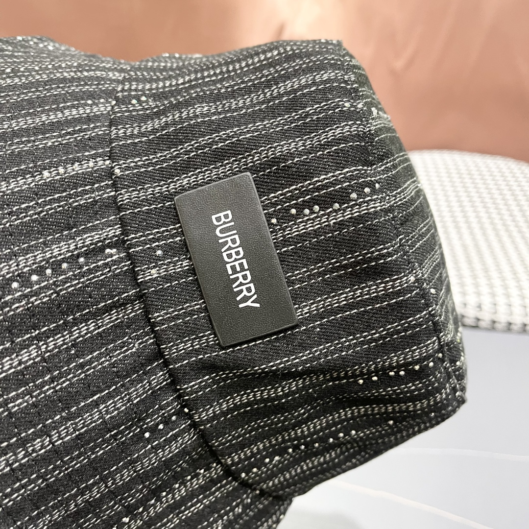  巴黎世家BALENCIAGA 新韩版时尚渔夫帽潮女士简约百搭防晒日系盆帽休
闲潮流情侣帽子