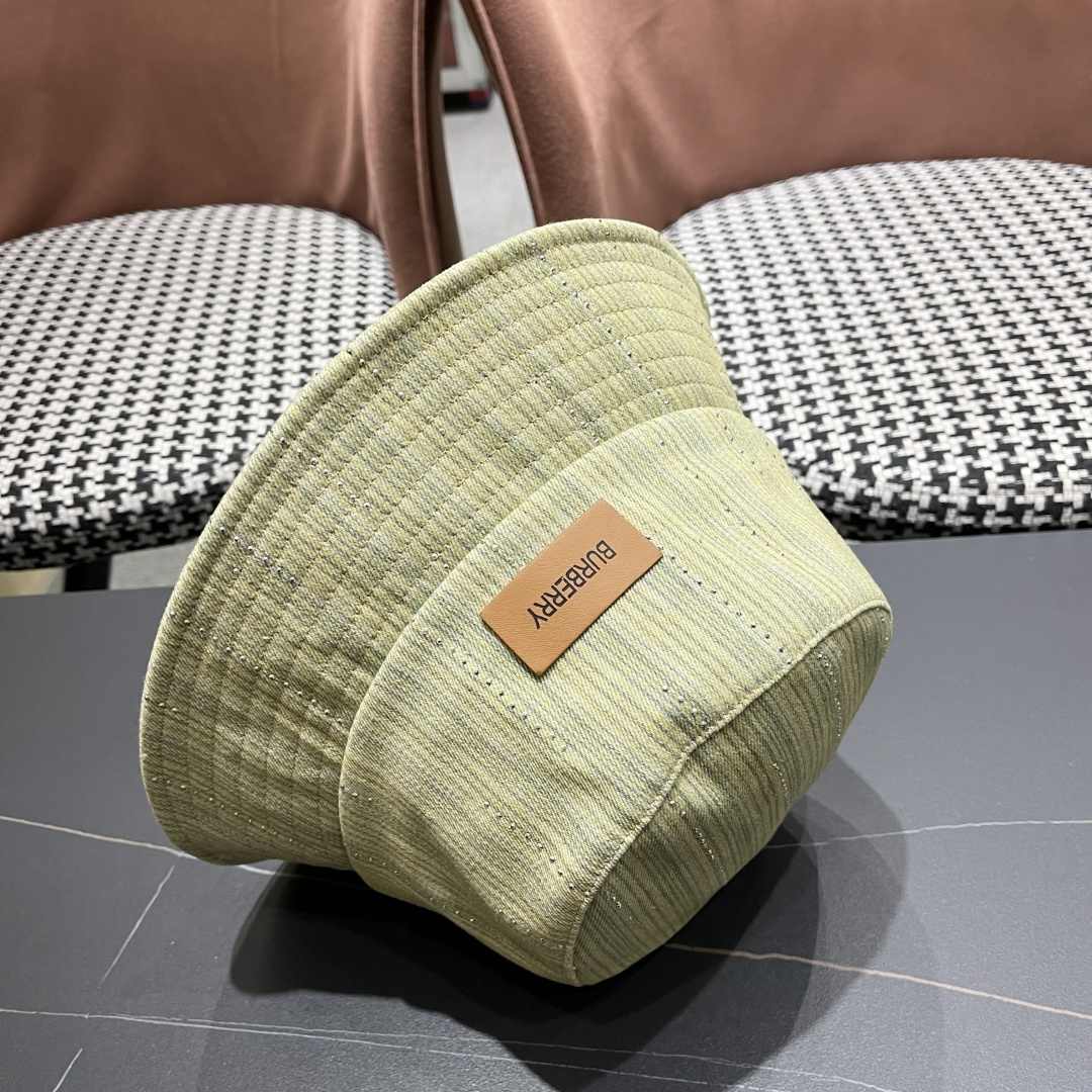  巴黎世家BALENCIAGA 新韩版时尚渔夫帽潮女士简约百搭防晒日系盆帽休
闲潮流情侣帽子