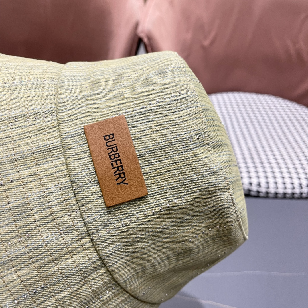  巴黎世家BALENCIAGA 新韩版时尚渔夫帽潮女士简约百搭防晒日系盆帽休
闲潮流情侣帽子