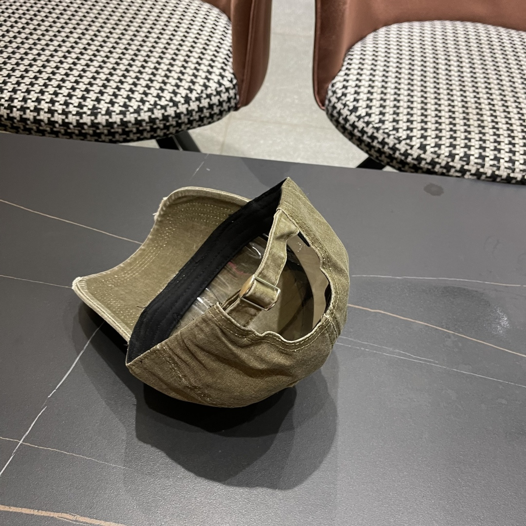  Moncler蒙口新款棒球帽，原版帆布料纯棉内里，轻盈透气！质量超赞，基础头围56，贴片可调节。