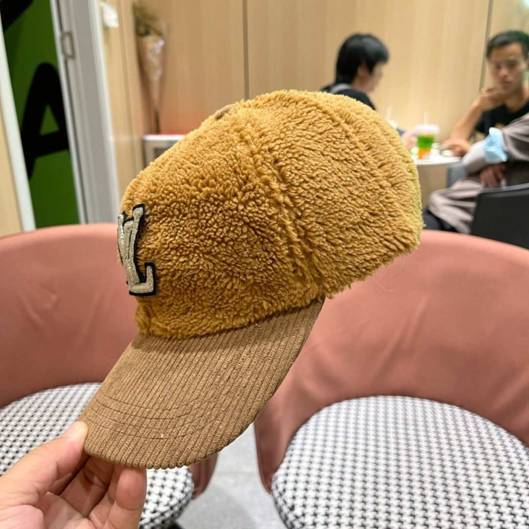 🧢LouisVuitton路易威登 👒😍LV仿貂毛绒面料棒球帽，超百搭遮阳防晒帽，气质名媛风格，超文艺，