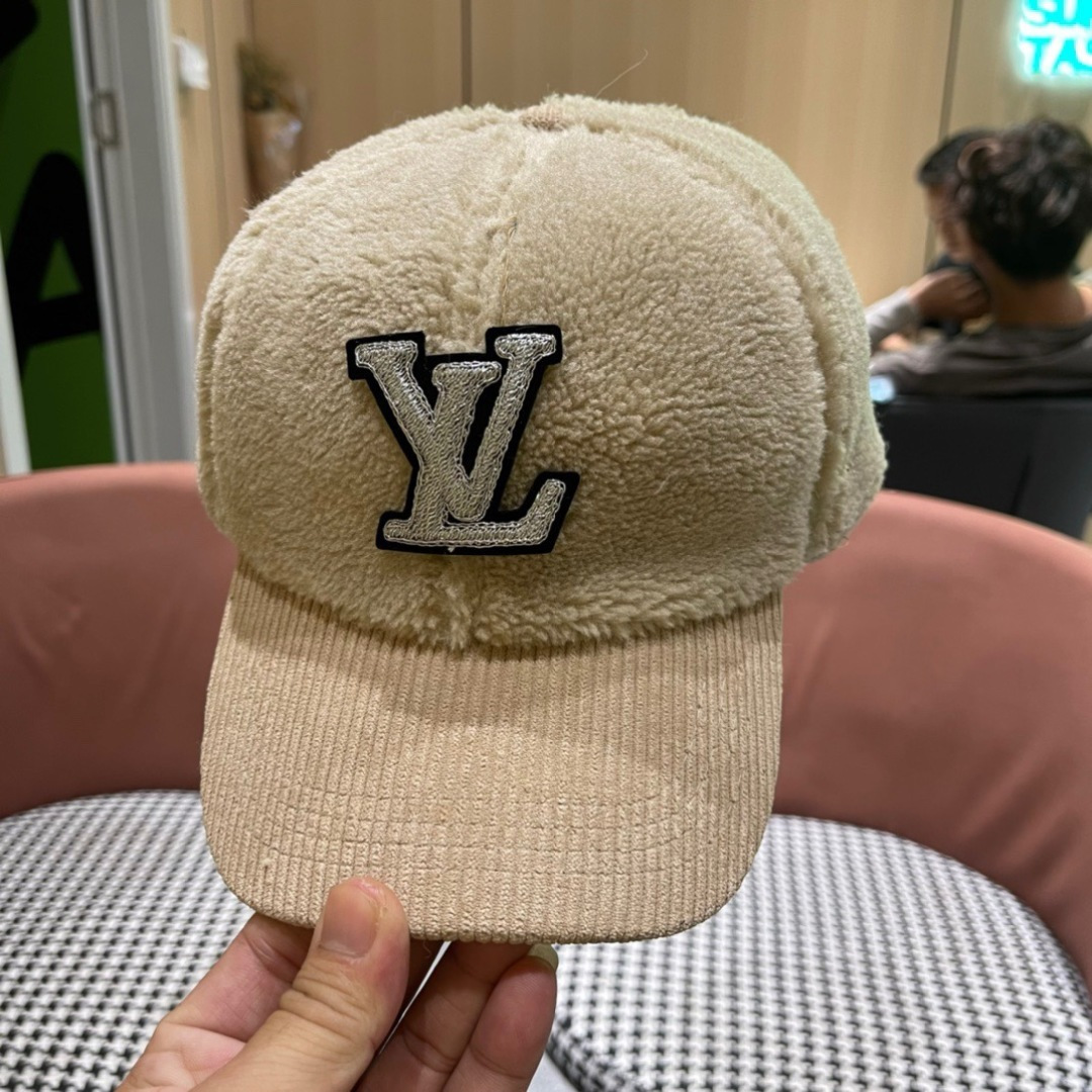 🧢LouisVuitton路易威登 👒😍LV仿貂毛绒面料棒球帽，超百搭遮阳防晒帽，气质名媛风格，超文艺，
