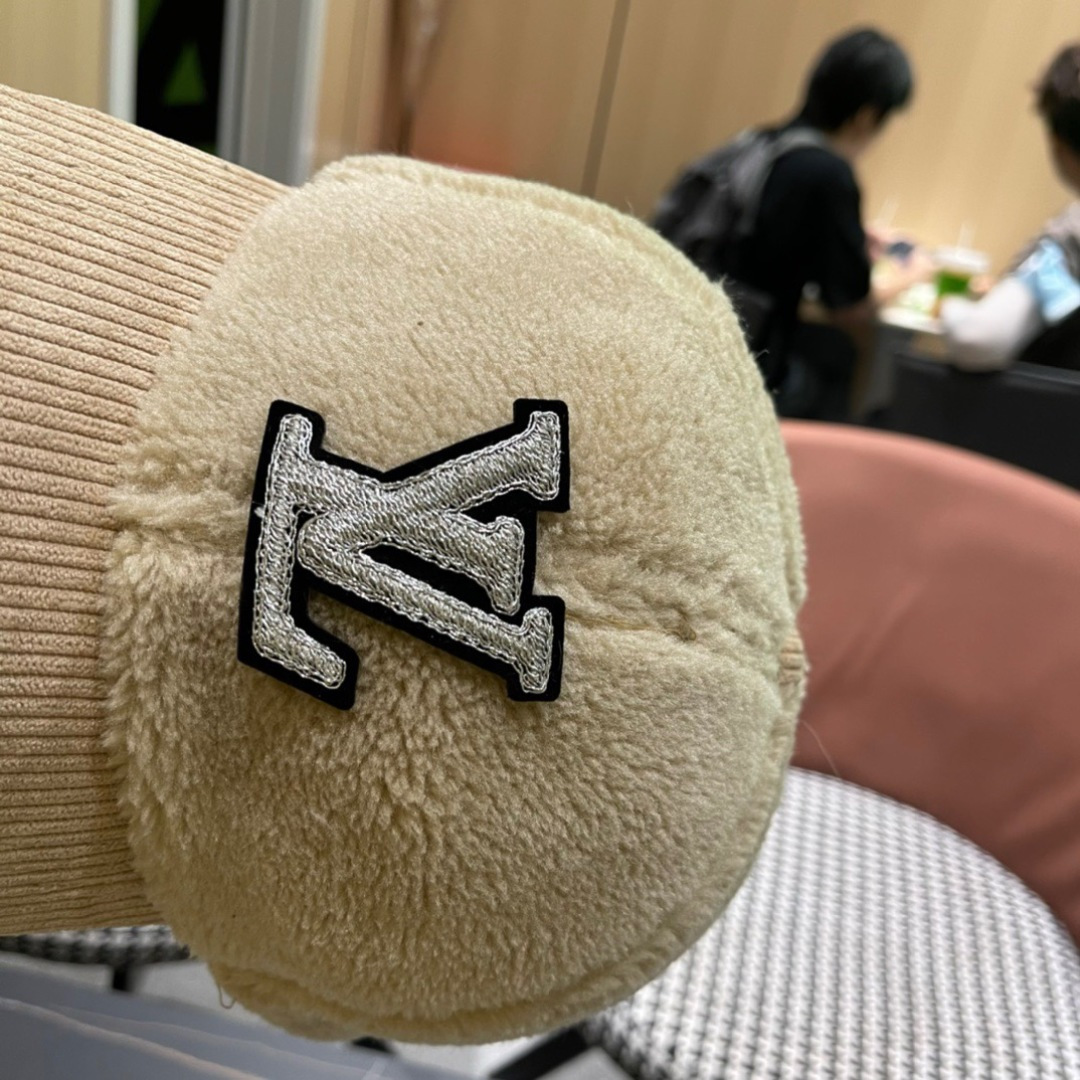 🧢LouisVuitton路易威登 👒😍LV仿貂毛绒面料棒球帽，超百搭遮阳防晒帽，气质名媛风格，超文艺，