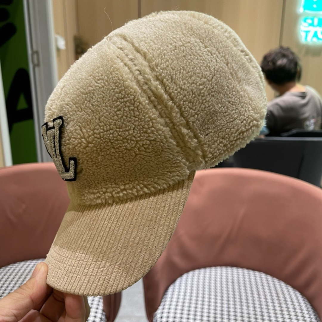 🧢LouisVuitton路易威登 👒😍LV仿貂毛绒面料棒球帽，超百搭遮阳防晒帽，气质名媛风格，超文艺，