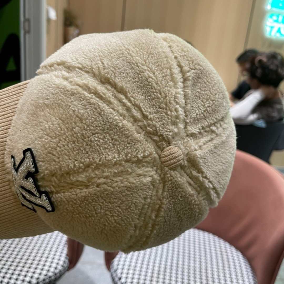 🧢LouisVuitton路易威登 👒😍LV仿貂毛绒面料棒球帽，超百搭遮阳防晒帽，气质名媛风格，超文艺，