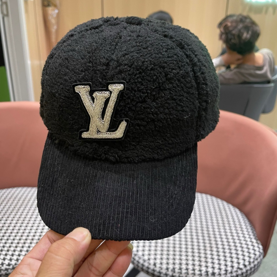🧢LouisVuitton路易威登 👒😍LV仿貂毛绒面料棒球帽，超百搭遮阳防晒帽，气质名媛风格，超文艺，