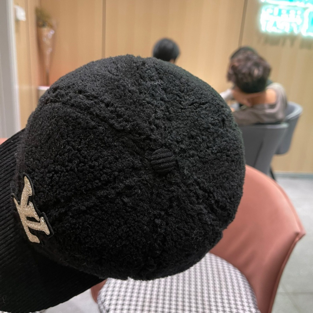 🧢LouisVuitton路易威登 👒😍LV仿貂毛绒面料棒球帽，超百搭遮阳防晒帽，气质名媛风格，超文艺，