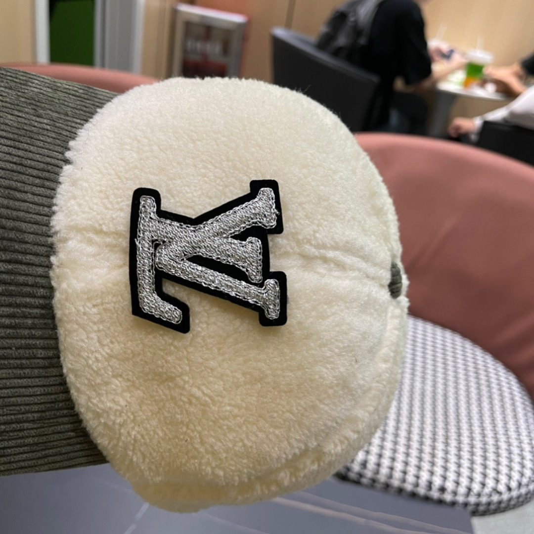 🧢LouisVuitton路易威登 👒😍LV仿貂毛绒面料棒球帽，超百搭遮阳防晒帽，气质名媛风格，超文艺，