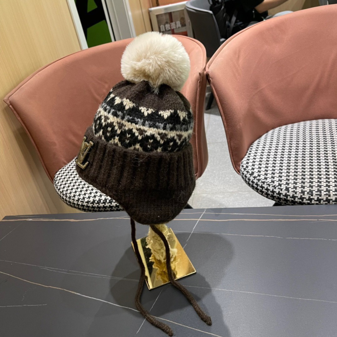  LouisVuitton路易威登秋冬专柜针织毛线保暖护耳帽，百搭款超火爆
定制超毛球质感一流
图片实拍
