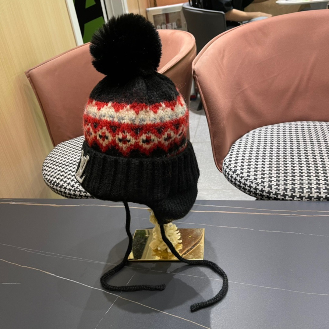  LouisVuitton路易威登秋冬专柜针织毛线保暖护耳帽，百搭款超火爆
定制超毛球质感一流
图片实拍