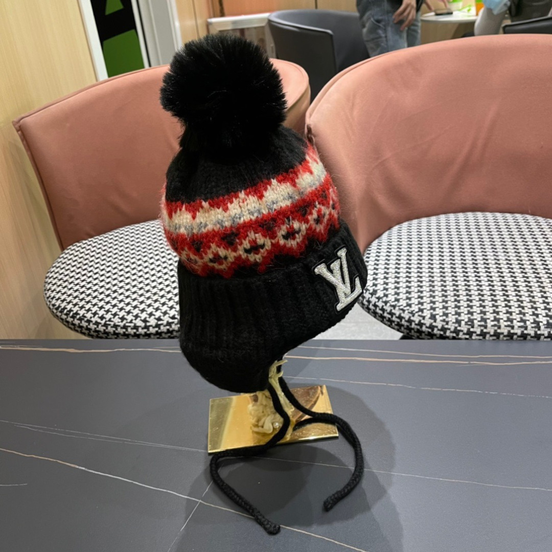  LouisVuitton路易威登秋冬专柜针织毛线保暖护耳帽，百搭款超火爆
定制超毛球质感一流
图片实拍