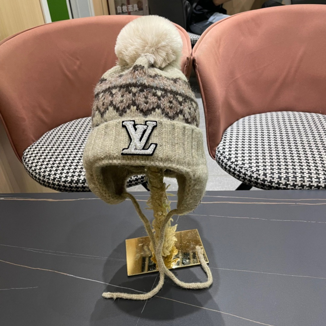  LouisVuitton路易威登秋冬专柜针织毛线保暖护耳帽，百搭款超火爆
定制超毛球质感一流
图片实拍