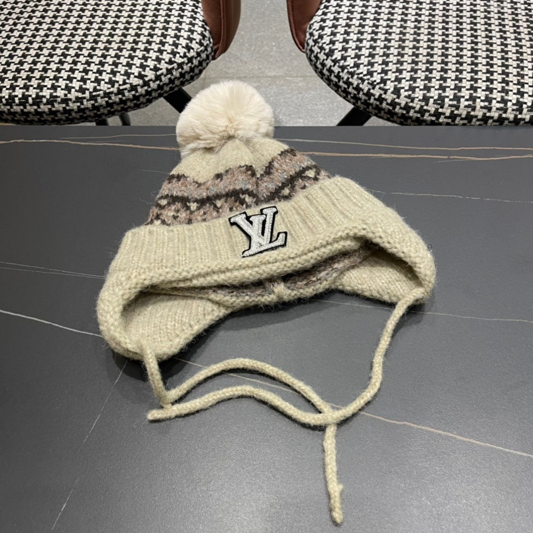  LouisVuitton路易威登秋冬专柜针织毛线保暖护耳帽，百搭款超火爆
定制超毛球质感一流
图片实拍
