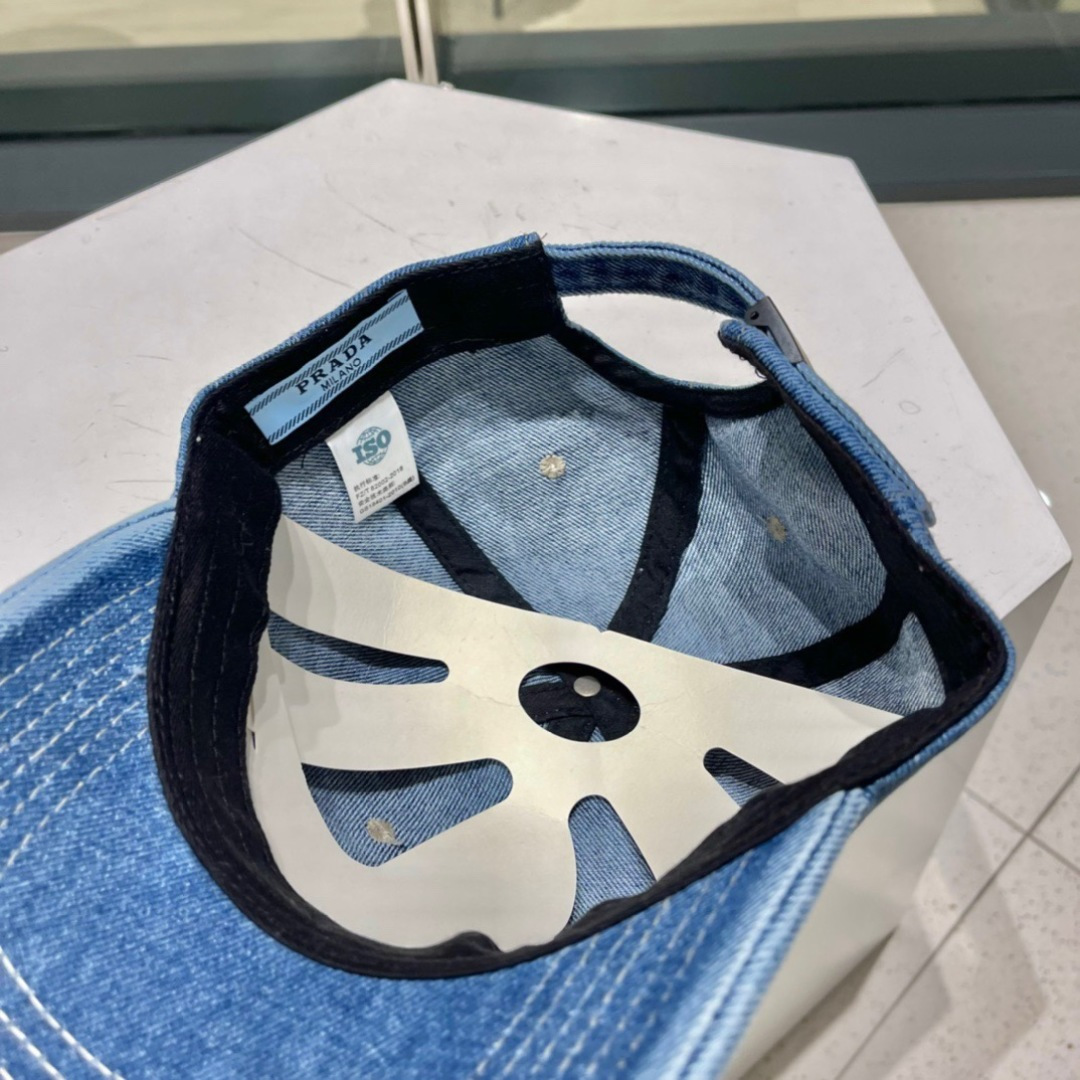   PRADA 普拉达 新款牛仔破洞棒球帽
现货秒发
 🧢简约时尚超级无敌好看的帽子！情侣款！原单货比起