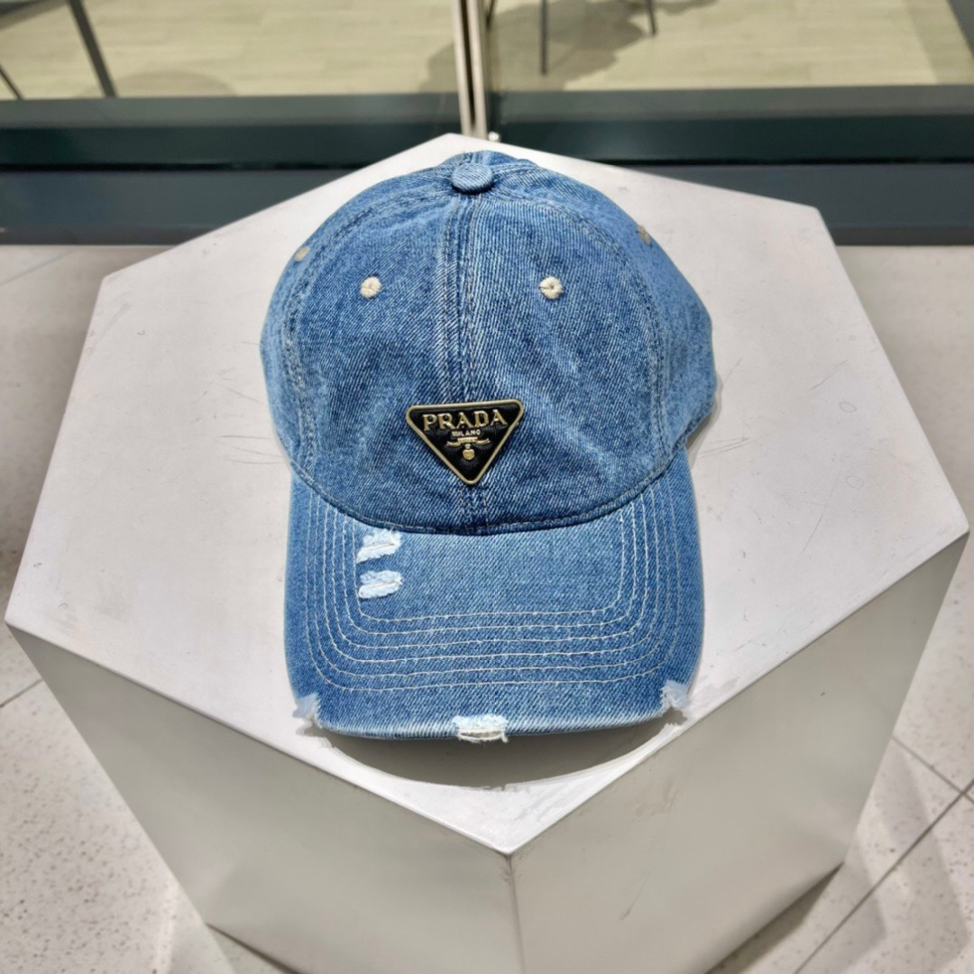   PRADA 普拉达 新款牛仔破洞棒球帽
现货秒发
 🧢简约时尚超级无敌好看的帽子！情侣款！原单货比起