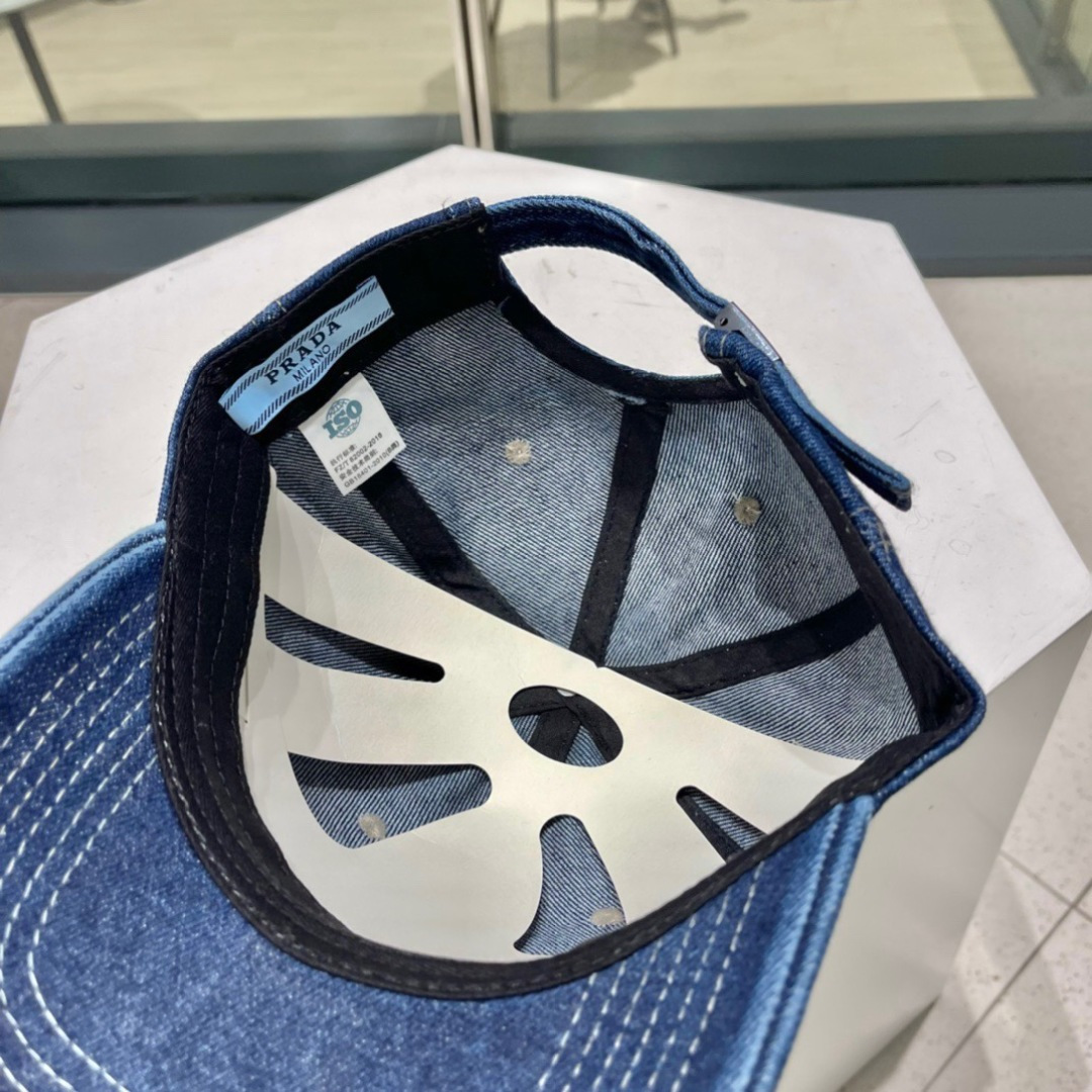   PRADA 普拉达 新款牛仔破洞棒球帽
现货秒发
 🧢简约时尚超级无敌好看的帽子！情侣款！原单货比起