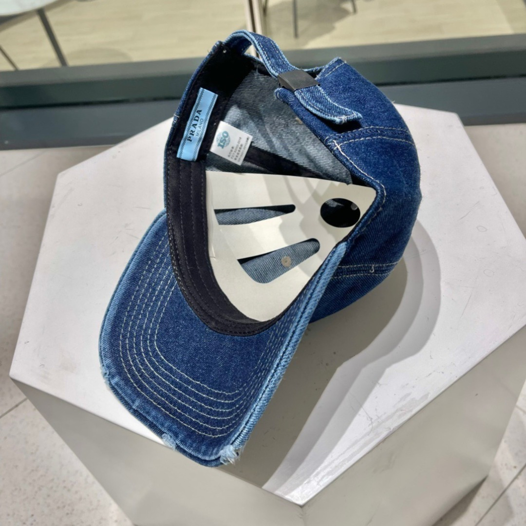   PRADA 普拉达 新款牛仔破洞棒球帽
现货秒发
 🧢简约时尚超级无敌好看的帽子！情侣款！原单货比起