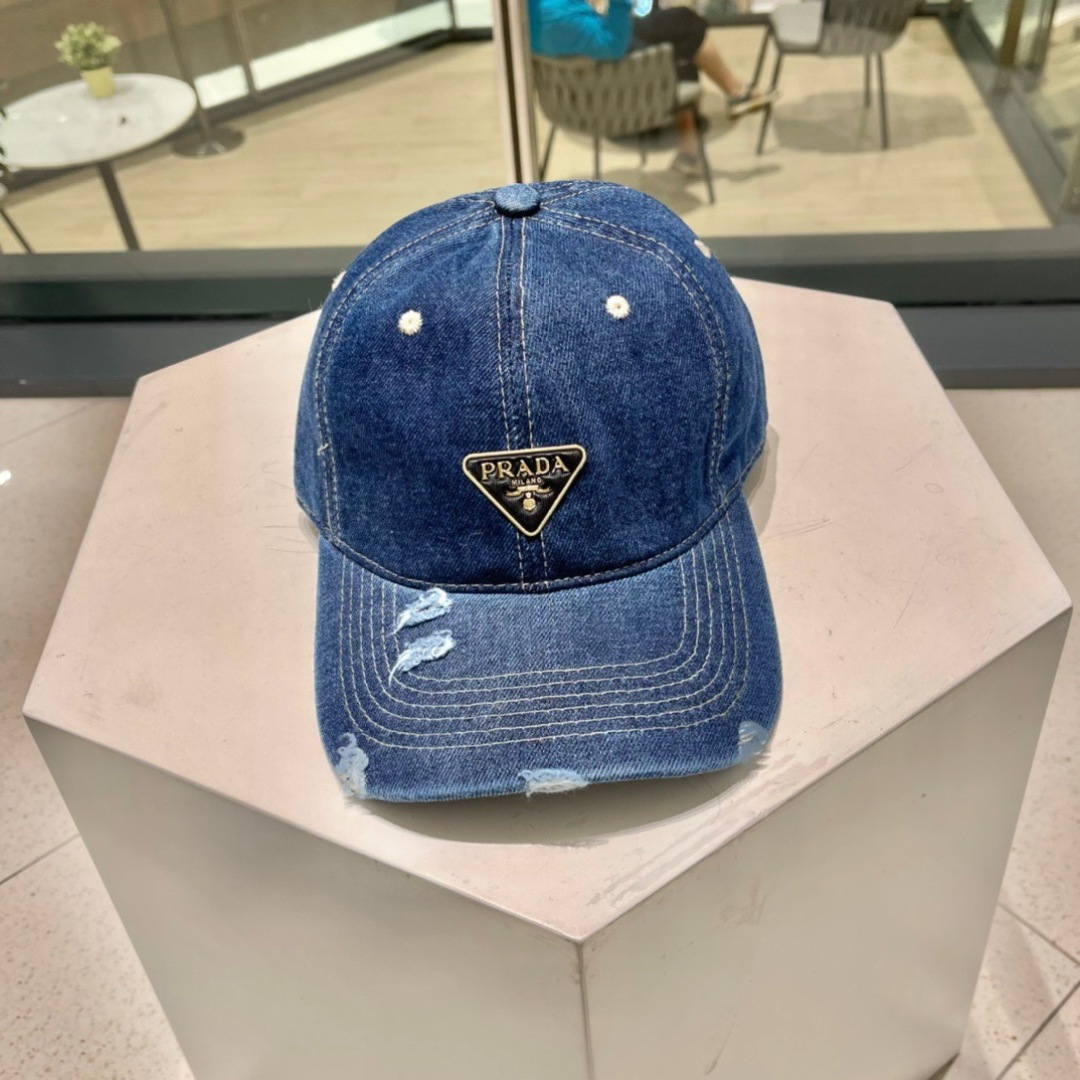   PRADA 普拉达 新款牛仔破洞棒球帽
现货秒发
 🧢简约时尚超级无敌好看的帽子！情侣款！原单货比起