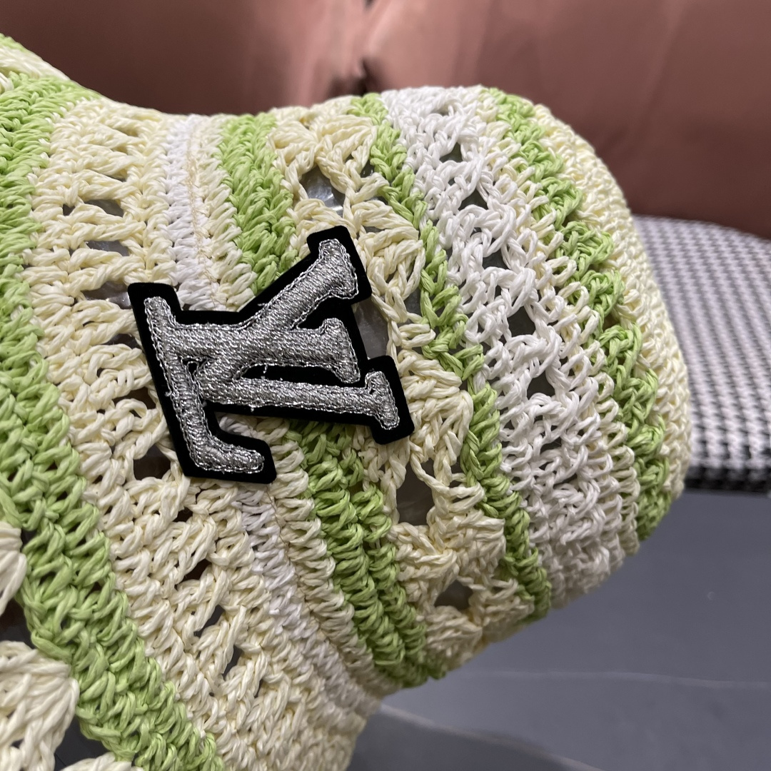  lv路易威登韩版新款气质渔夫帽子女出游甜美百搭防晒流苏镂空遮阳草帽潮网红同款