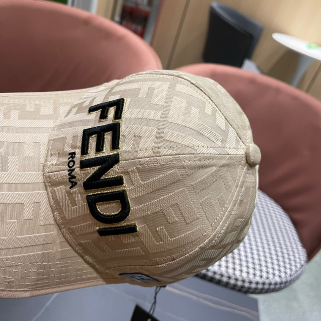  Fendi（芬迪）新款原单棒球帽， 双F提花，专柜常年热卖款，口碑极佳，11开模订制轻盈透气！质量超赞