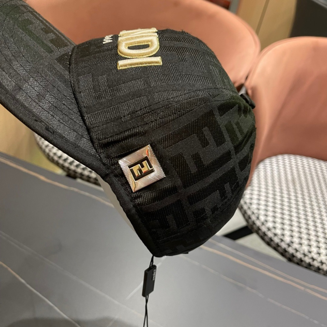  Fendi（芬迪）新款原单棒球帽， 双F提花，专柜常年热卖款，口碑极佳，11开模订制轻盈透气！质量超赞