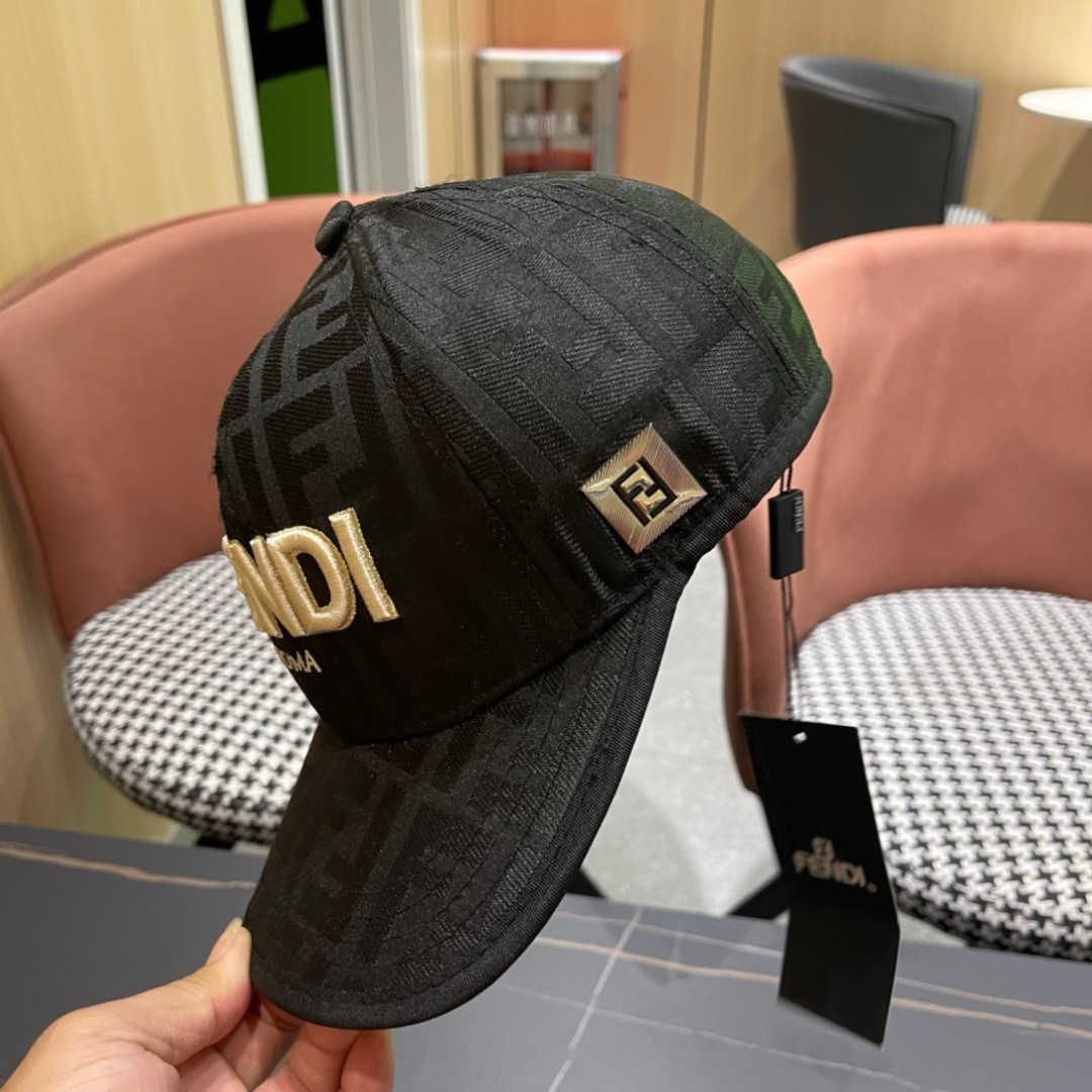  Fendi（芬迪）新款原单棒球帽， 双F提花，专柜常年热卖款，口碑极佳，11开模订制轻盈透气！质量超赞