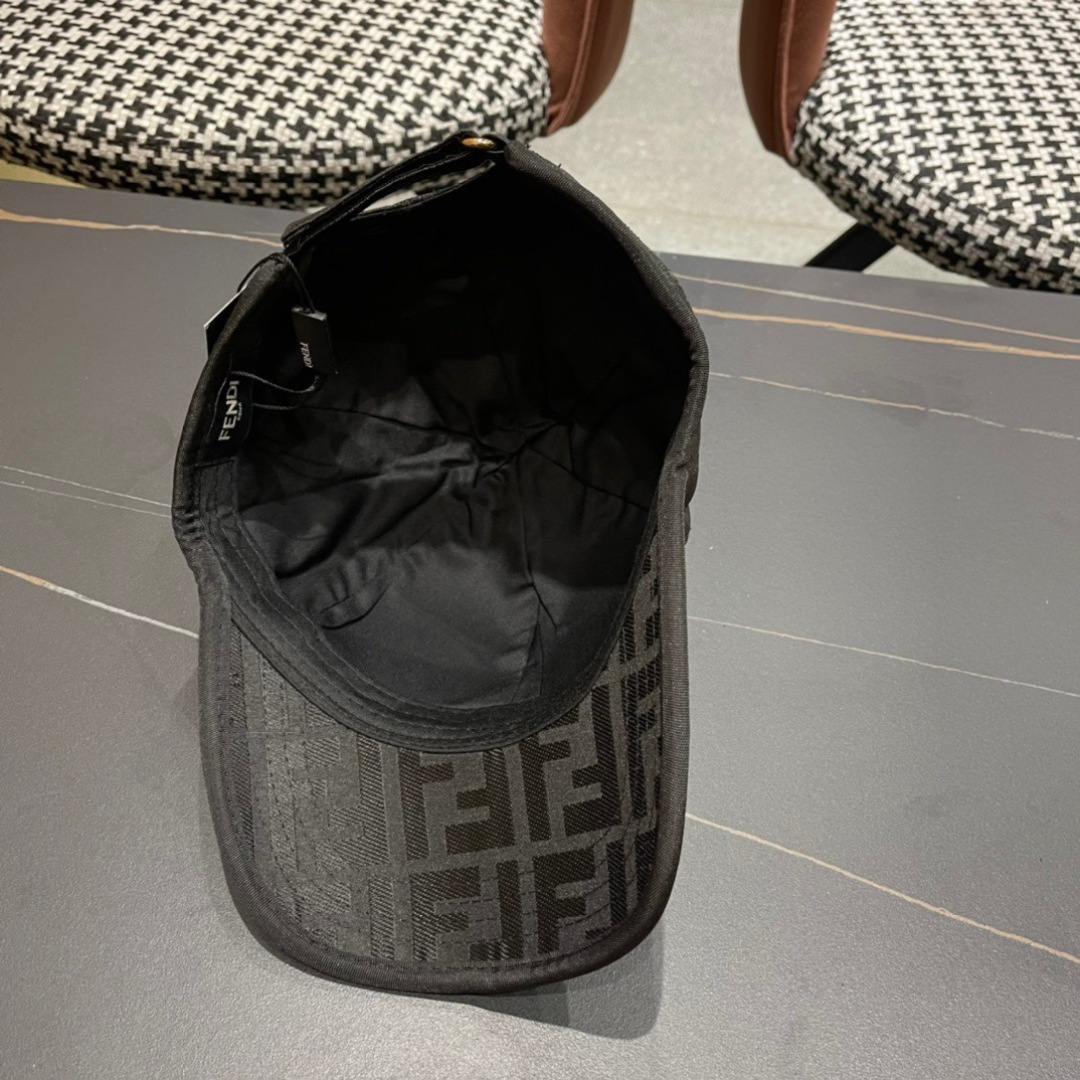  Fendi（芬迪）新款原单棒球帽， 双F提花，专柜常年热卖款，口碑极佳，11开模订制轻盈透气！质量超赞