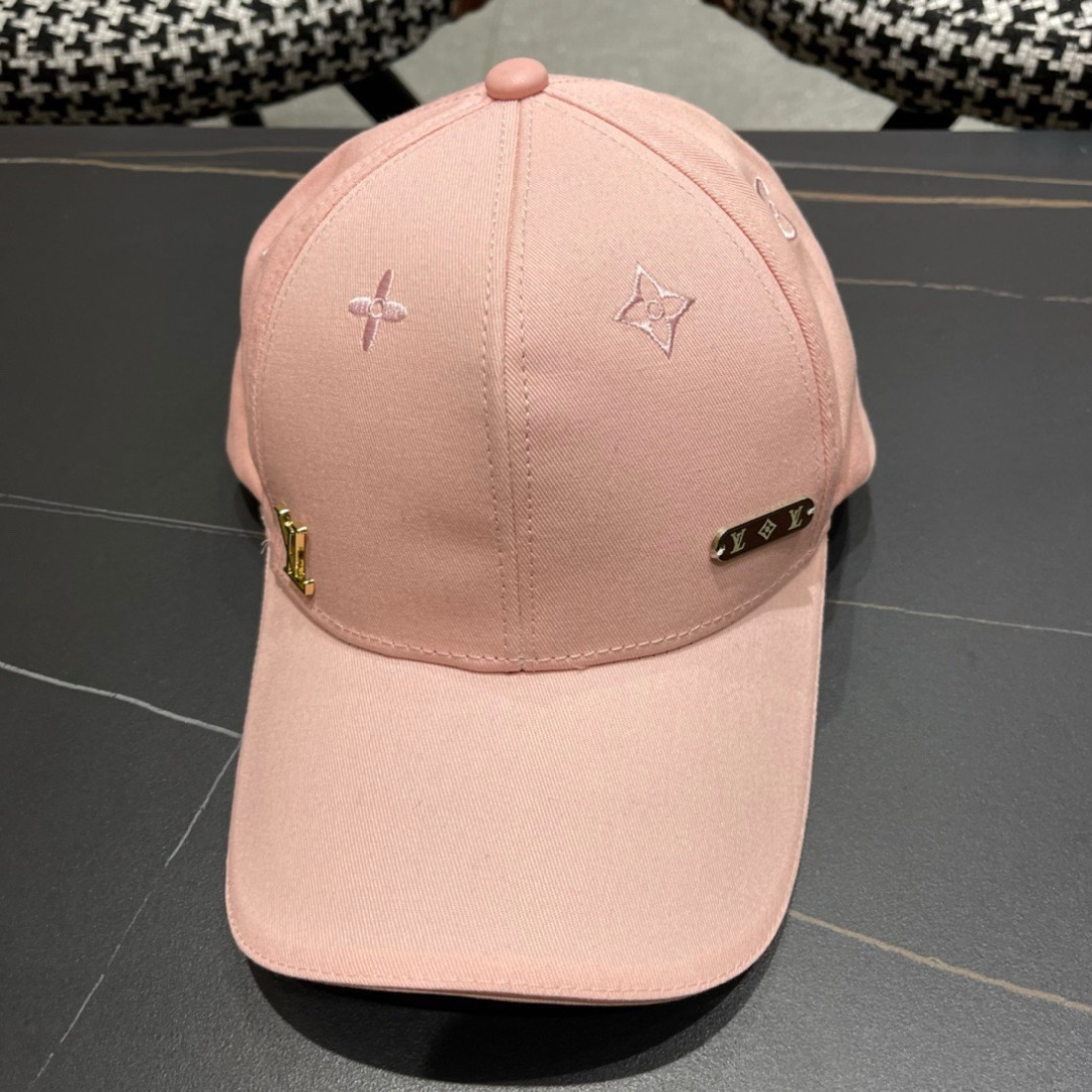 
新款出货！LV路易威登新款原单棒球帽， 专柜11开模订制，纯棉内里，轻盈透气！质量超赞，基础头围56，