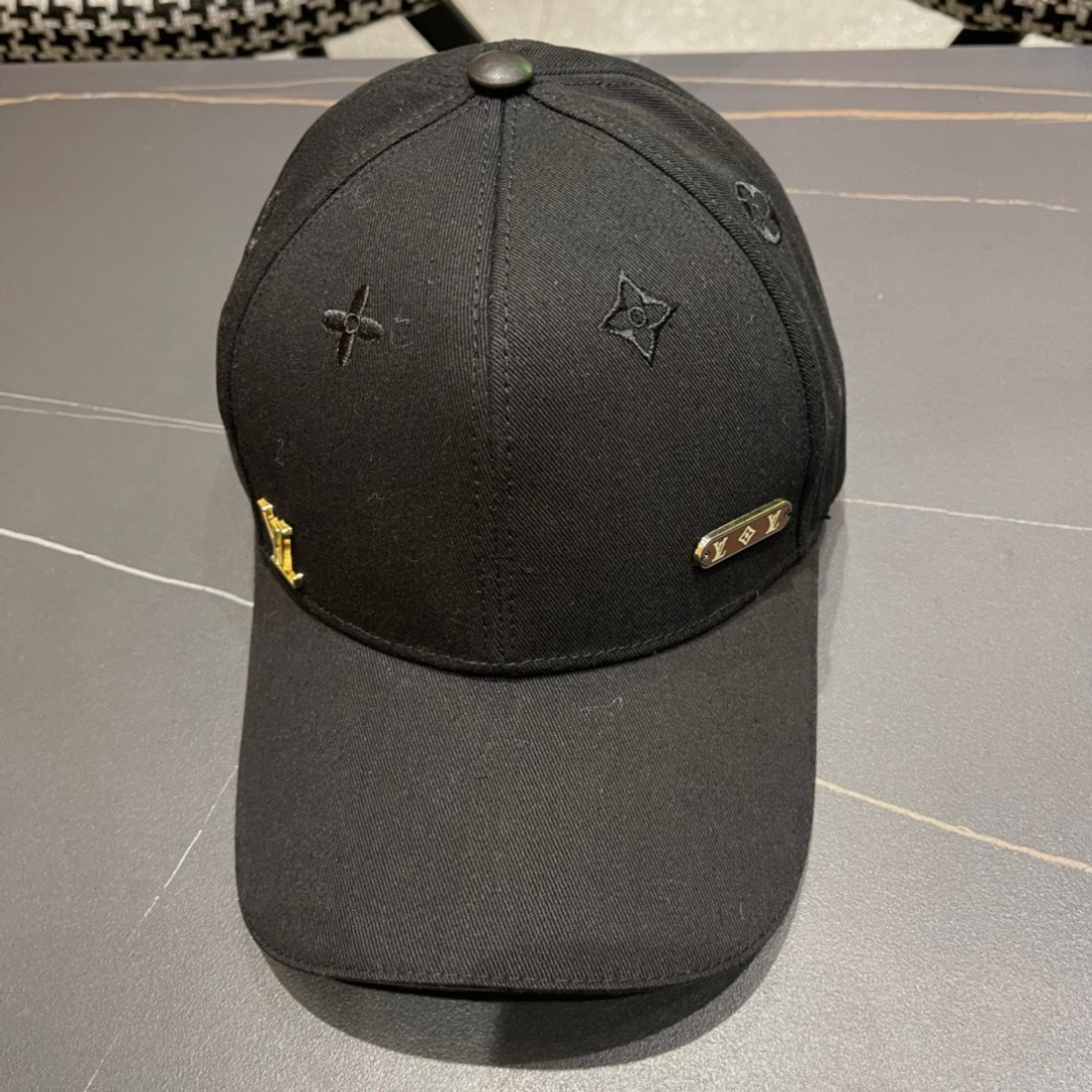 
新款出货！LV路易威登新款原单棒球帽， 专柜11开模订制，纯棉内里，轻盈透气！质量超赞，基础头围56，