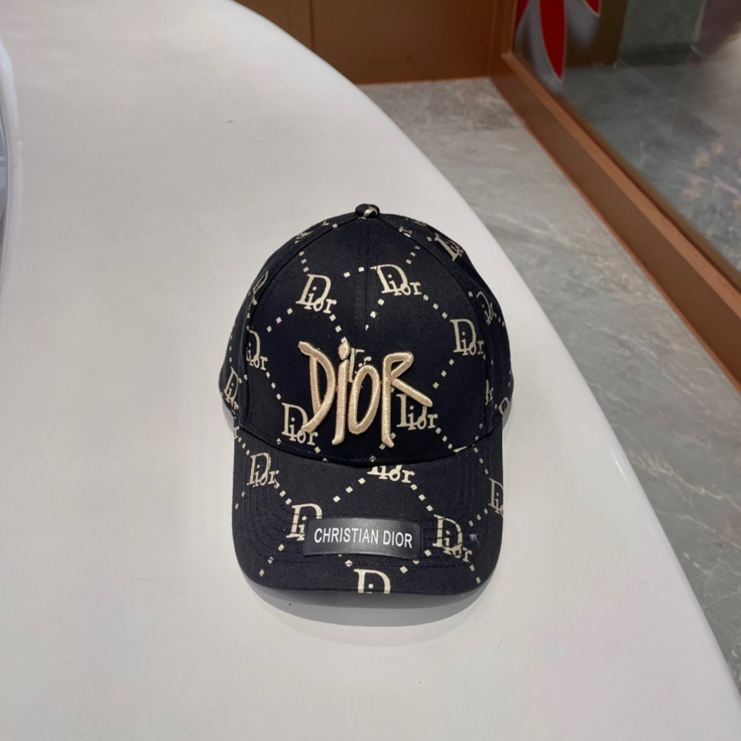 🧢Dior(迪奥) 新款原单棒球帽， 精致格调很有感觉，专柜断货热门，质量超赞