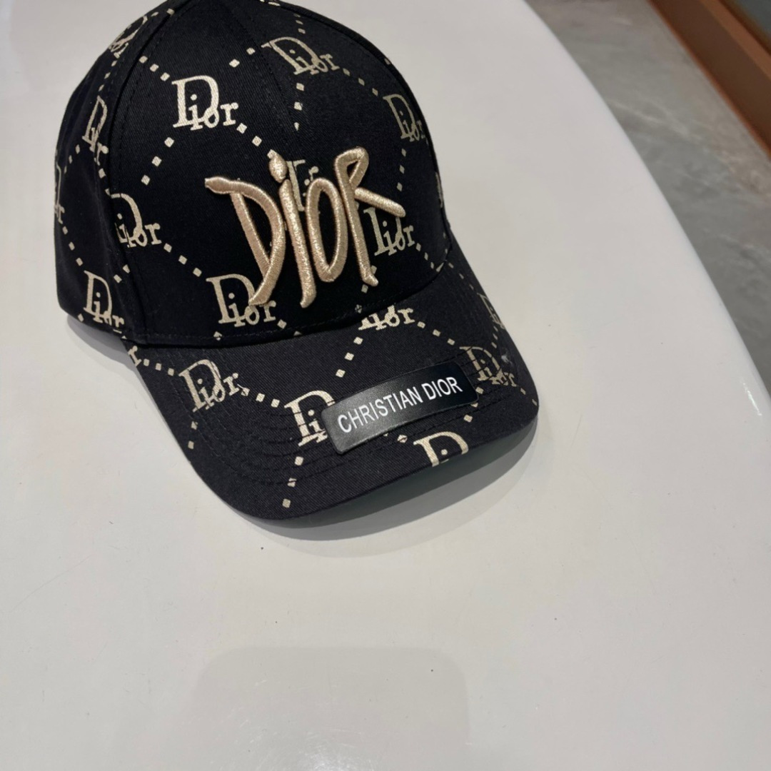 🧢Dior(迪奥) 新款原单棒球帽， 精致格调很有感觉，专柜断货热门，质量超赞