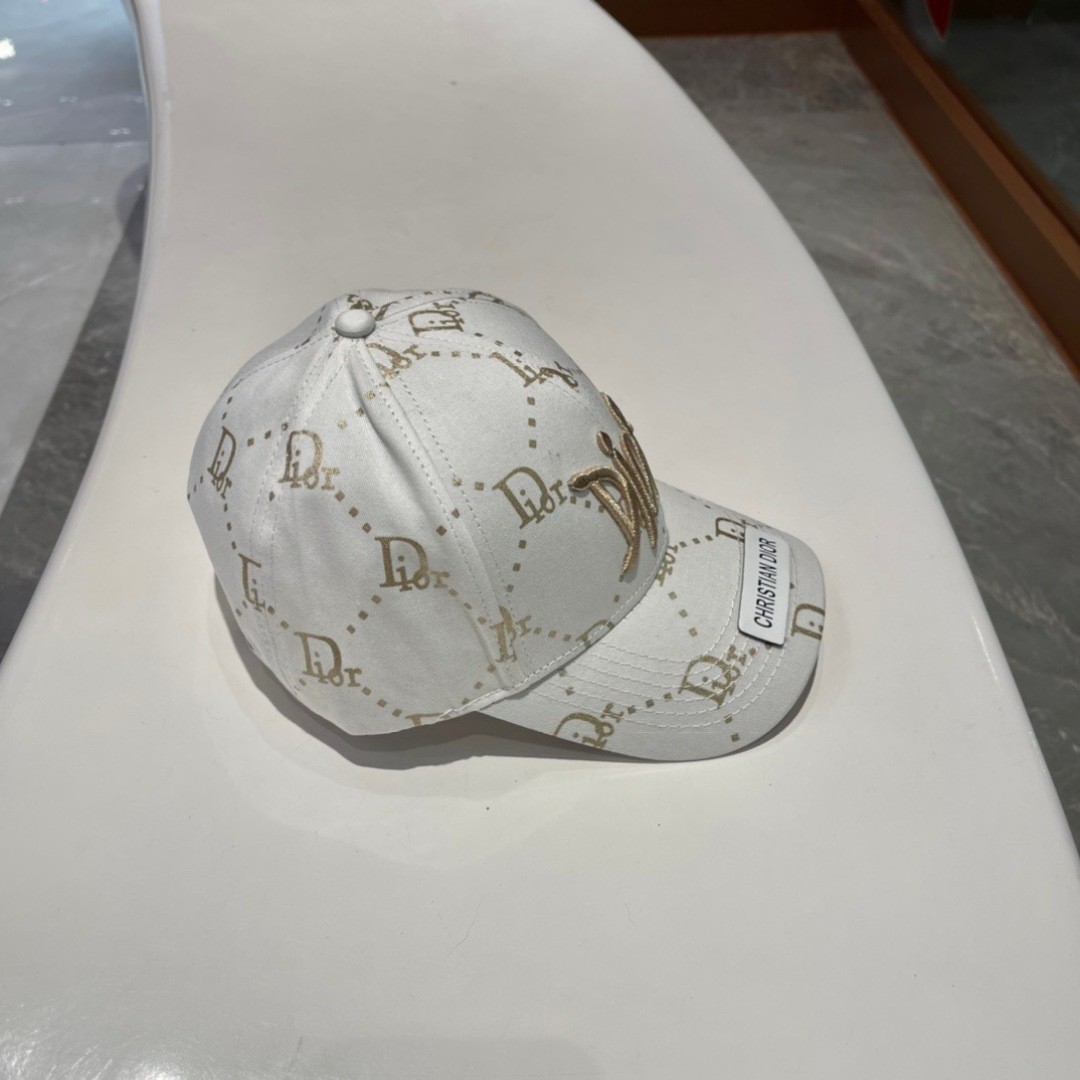 🧢Dior(迪奥) 新款原单棒球帽， 精致格调很有感觉，专柜断货热门，质量超赞