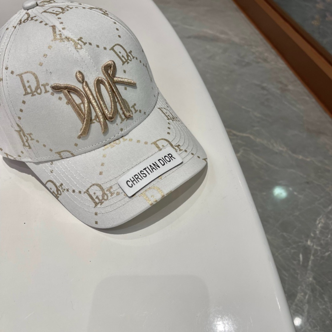 🧢Dior(迪奥) 新款原单棒球帽， 精致格调很有感觉，专柜断货热门，质量超赞