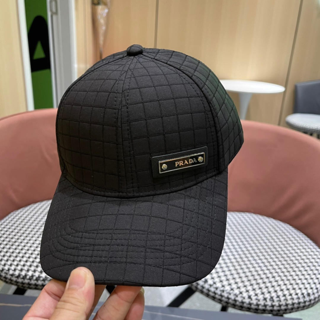 上新ꫛꫀꪝ 普拉达 PRADA 新品经典棒球帽 时尚潮流，高端做工！非一般的品质，细节看实拍哦